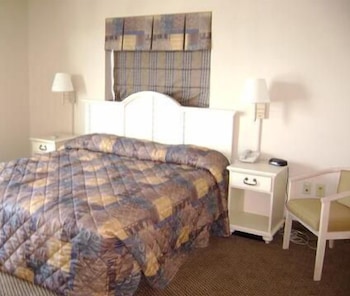Sea Hawk Motel 2018 Room Prices 45 Deals Reviews Expedia Sea Hawk Motel 2 5 Out Of 0 Beach Ocean View Featured Image Guestroom
