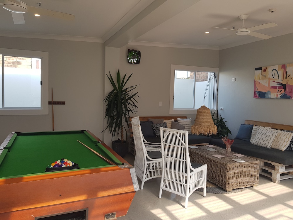 Billiards, Stoke Beach House