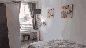 Iron/ironing board