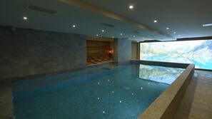 Piscine couverte