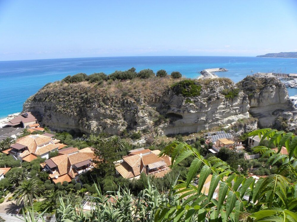 Le Roccette San Leonardo In Tropea Italy Expedia