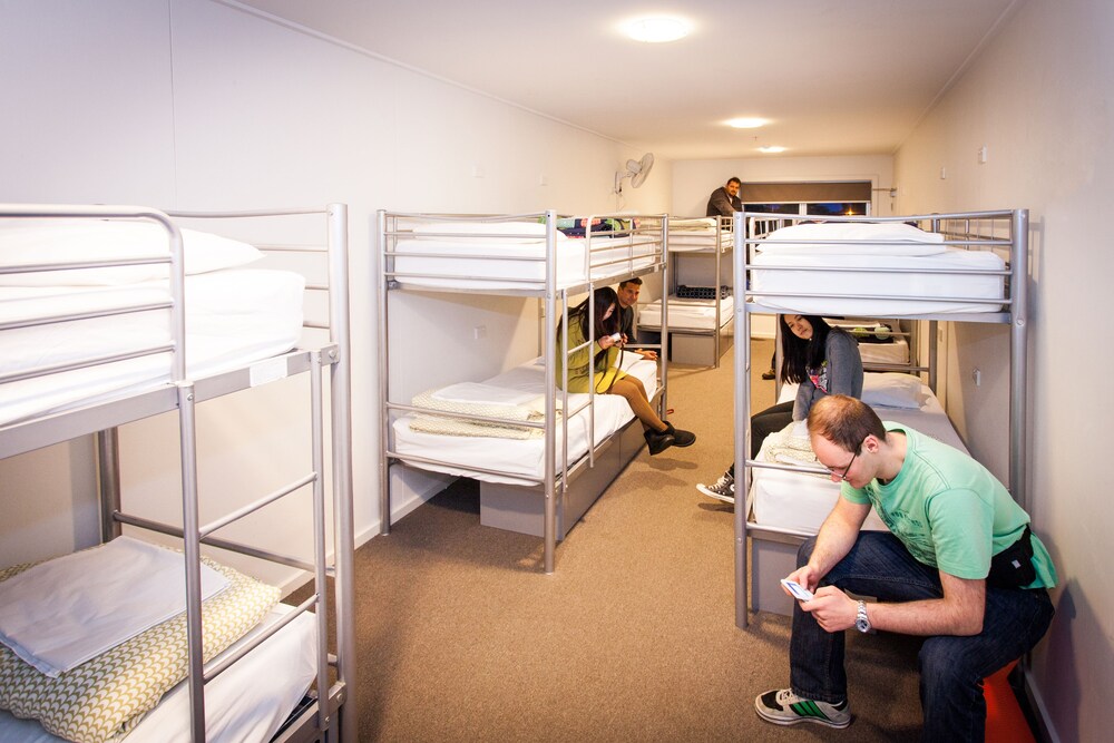 The Island Accommodation - Hostel