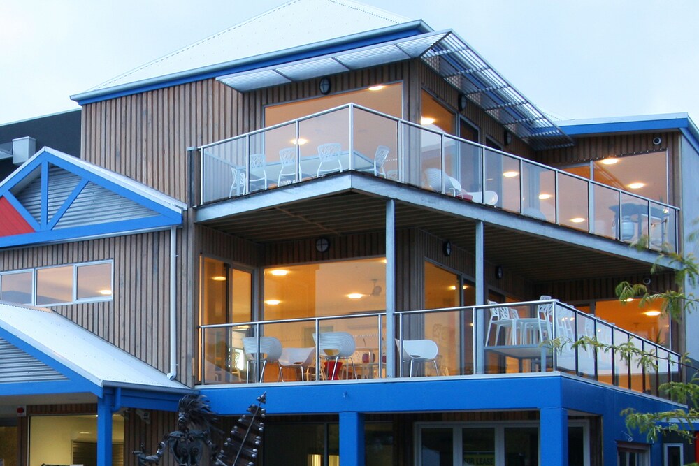The Island Accommodation - Hostel