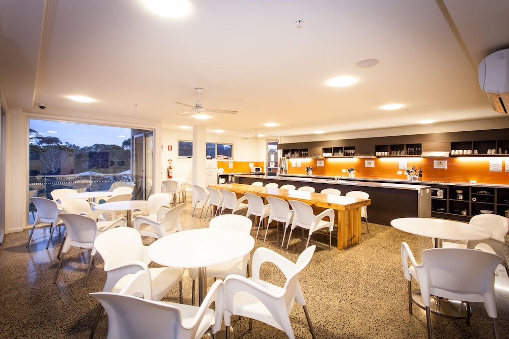 The Island Accommodation - Hostel