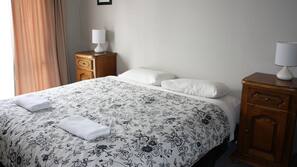 Free cots/infant beds, rollaway beds, free WiFi