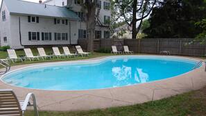 Outdoor pool, open 10 AM to 8 PM, sun loungers