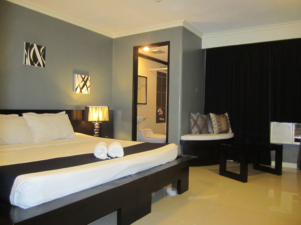 Richmond Plaza Hotel: 2019 Room Prices $18, Deals & Reviews | Expedia