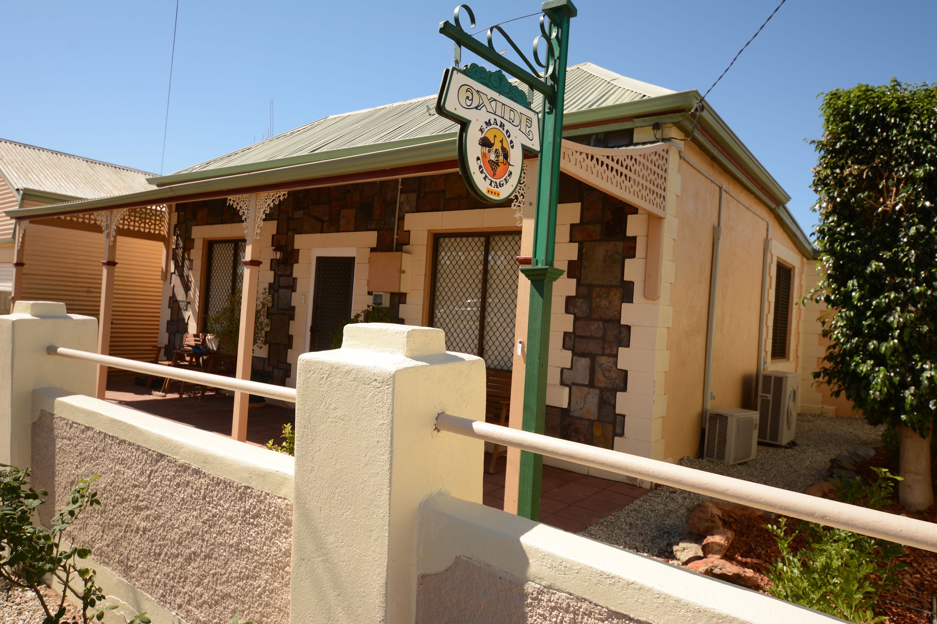 Emaroo Cottages Broken Hill