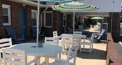 Pelican Point Motel