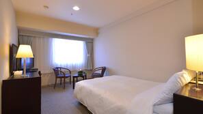 Desk, blackout drapes, iron/ironing board, free WiFi