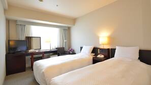 Desk, blackout drapes, iron/ironing board, free WiFi