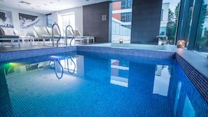 2 indoor pools