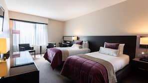 Egyptian cotton sheets, in-room safe, desk, blackout curtains