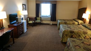 Premium bedding, desk, iron/ironing board, free WiFi