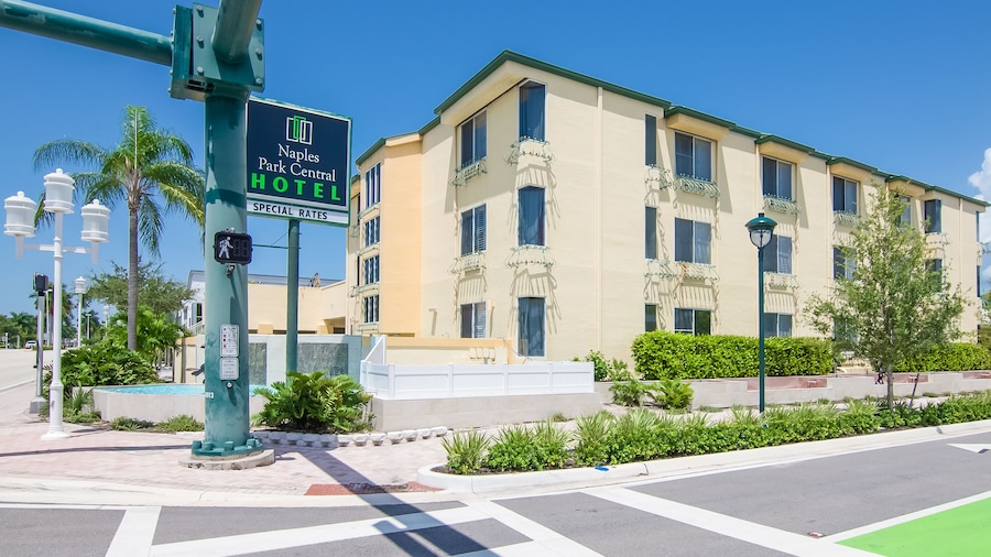 Naples Park Central Hotel