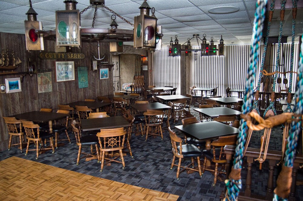 Windjammer Motor Inn in Point Pleasant - Toms River | Best Rates