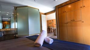 Blackout curtains, iron/ironing board, free WiFi