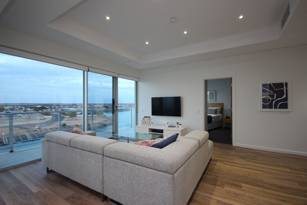 Living area, Wallaroo Marina Apartments