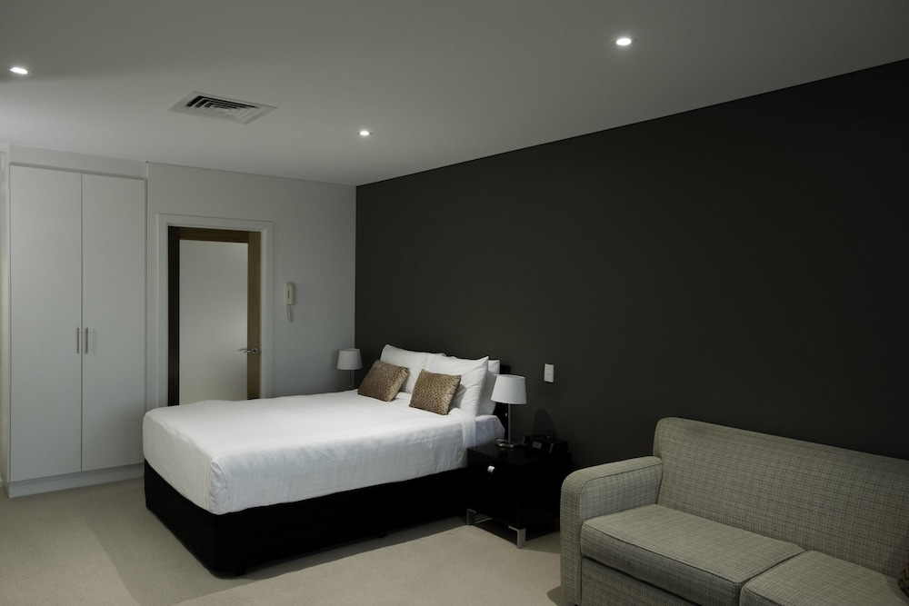 Room, Wallaroo Marina Apartments