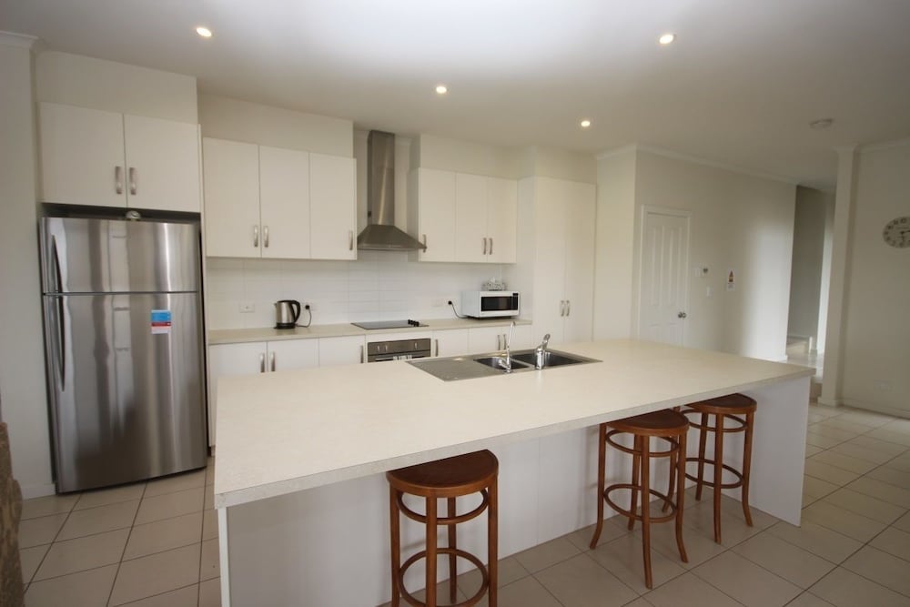 Private kitchen, Wallaroo Marina Apartments