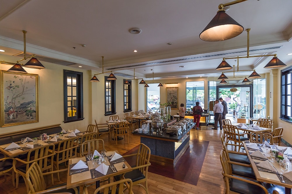 Cape House Serviced Apartments Bangkok