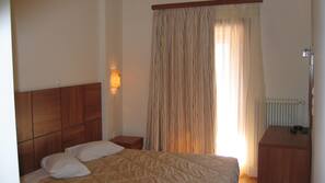 Egyptian cotton sheets, premium bedding, minibar, in-room safe