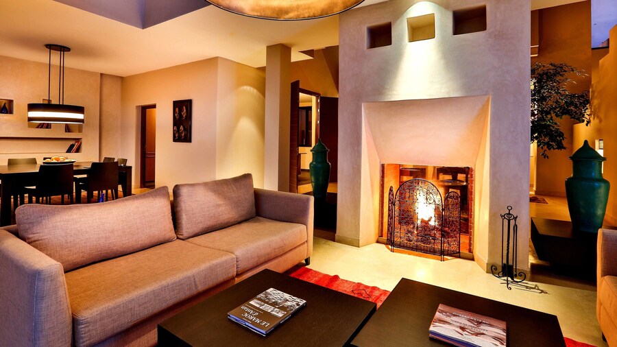 Al Maaden VillaHotel & Spa