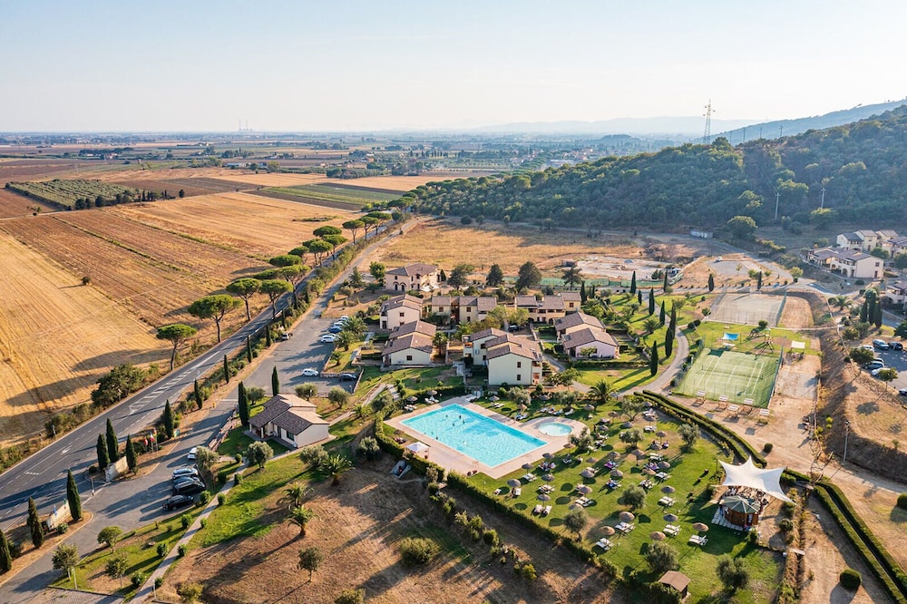 Photo - Le Corti Di Montepitti