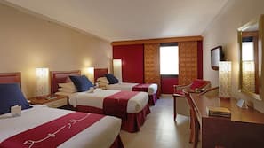 1 bedroom, Egyptian cotton sheets, down duvet, Select Comfort beds