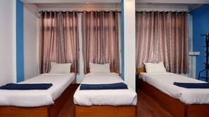 Down duvet, in-room safe, individually decorated, desk
