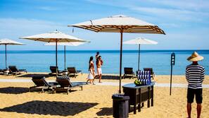 Private beach nearby, free beach cabanas, sun-loungers, beach umbrellas