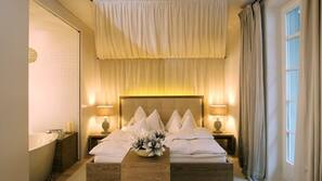 Minibar, coffre-forts dans les chambres, bureau