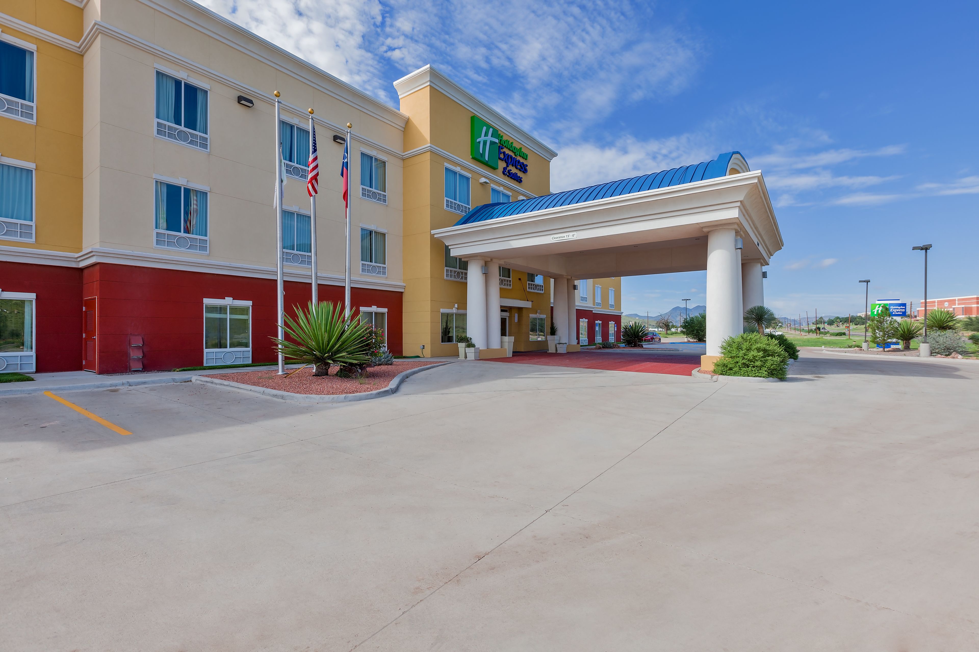 Holiday Inn Express & Suites Alpine Southeast, an IHG Hotel in Marathon, United States