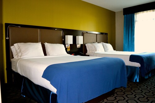 Great Place to stay Holiday Inn Express Hotel & Suites Charleston Arpt-Conv Ctr near North Charleston
