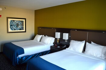 Holiday Inn Express Hotel & Suites Charleston Arpt-Conv Ctr