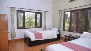 2 bedrooms, in-room safe, individually furnished, desk