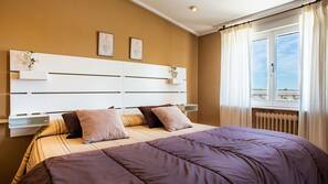1 bedroom, down comforters, memory foam beds, desk