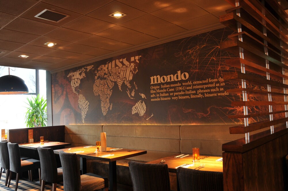 Mondo Hotel