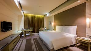 In-room safe, desk, blackout drapes, soundproofing