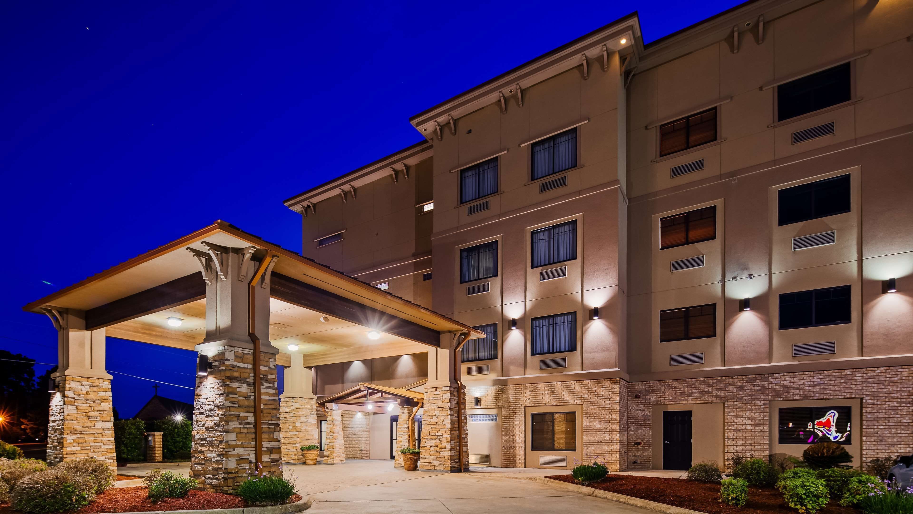 Best Western Plus Classic Inn and Suites in Center, United States