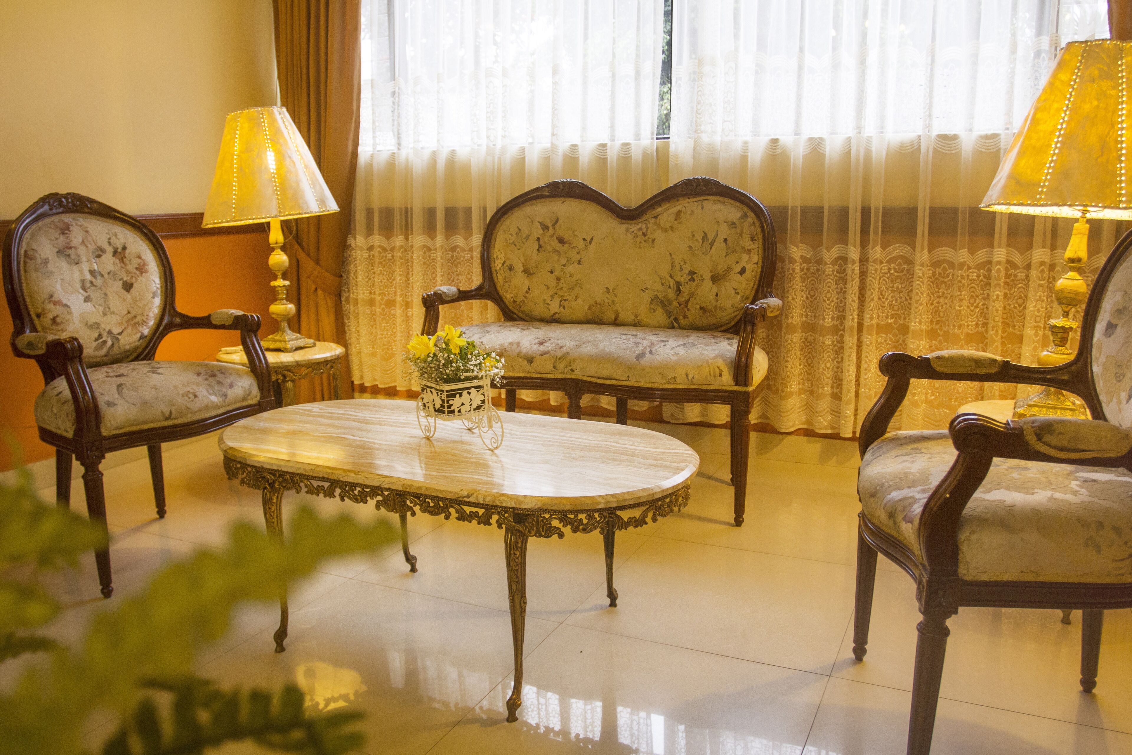 Manhattan Inn Airport Hotel