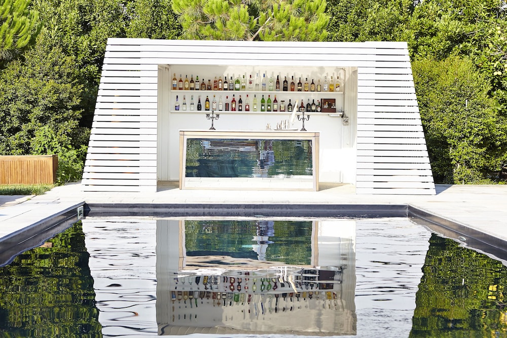 Милаццо италия. Аэропорт янина. Magnificent hotel. Квартиры посуточно во франции. Rixos premium magawish suites & villas 5*.