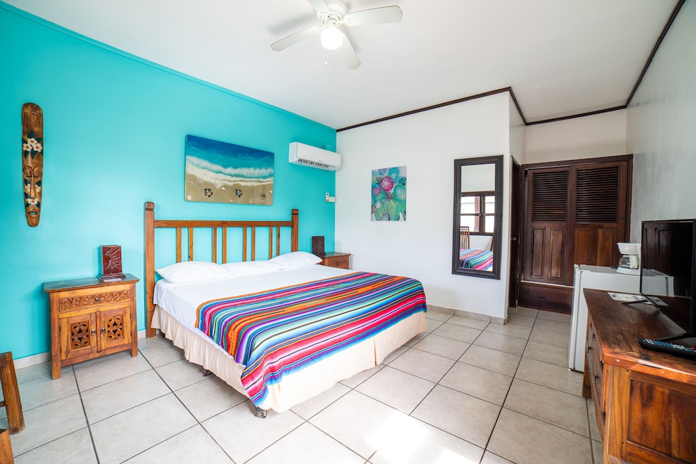 Splash Inn Dive Resort & Villas in Roatan | Best Rates & Deals on Orbitz