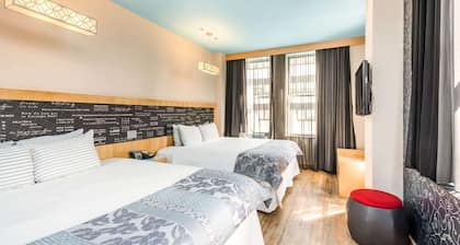 TRYP by Wyndham New York City Times Square / Midtown