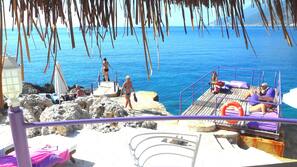 Private beach, sun-loungers, beach umbrellas, beach towels