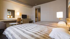 Down duvet, in-room safe, desk, blackout curtains