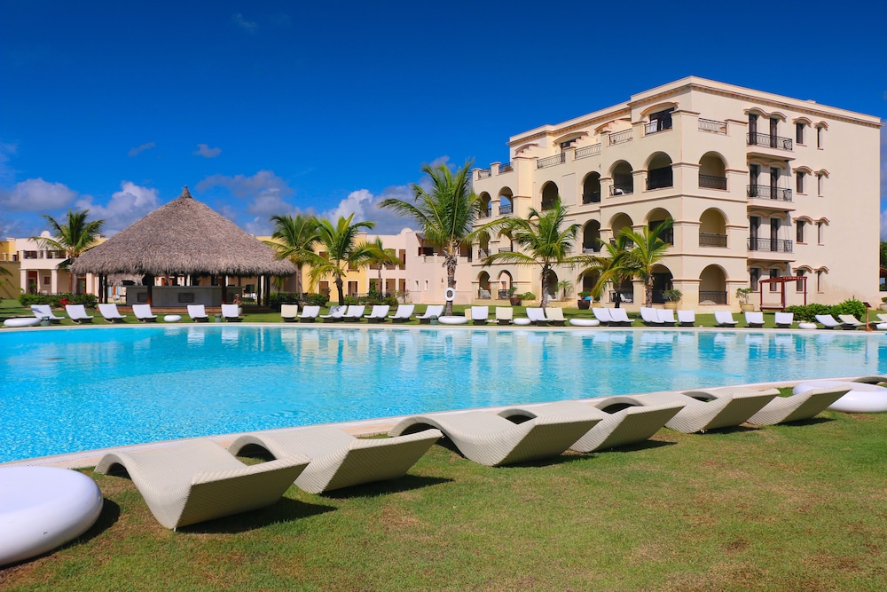 Sports Illustrated Resorts Marina & Villas Cap Cana AllInclusive in