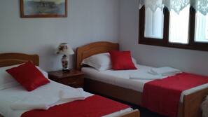 Down comforters, minibar, individually decorated, desk