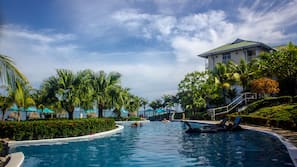7 piscinas al aire libre, sombrillas, tumbonas
