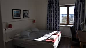 Desk, blackout drapes, free WiFi, linens